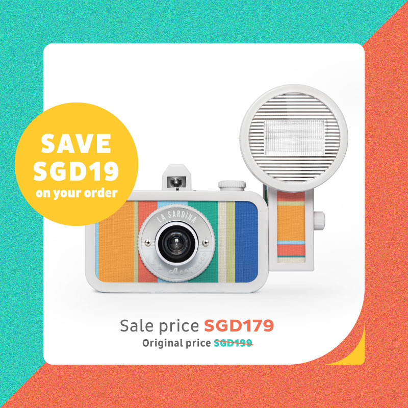 La Sardina 35mm Film Camera and Flash - Lomography 135 Analogue - 22mm wide angle lens